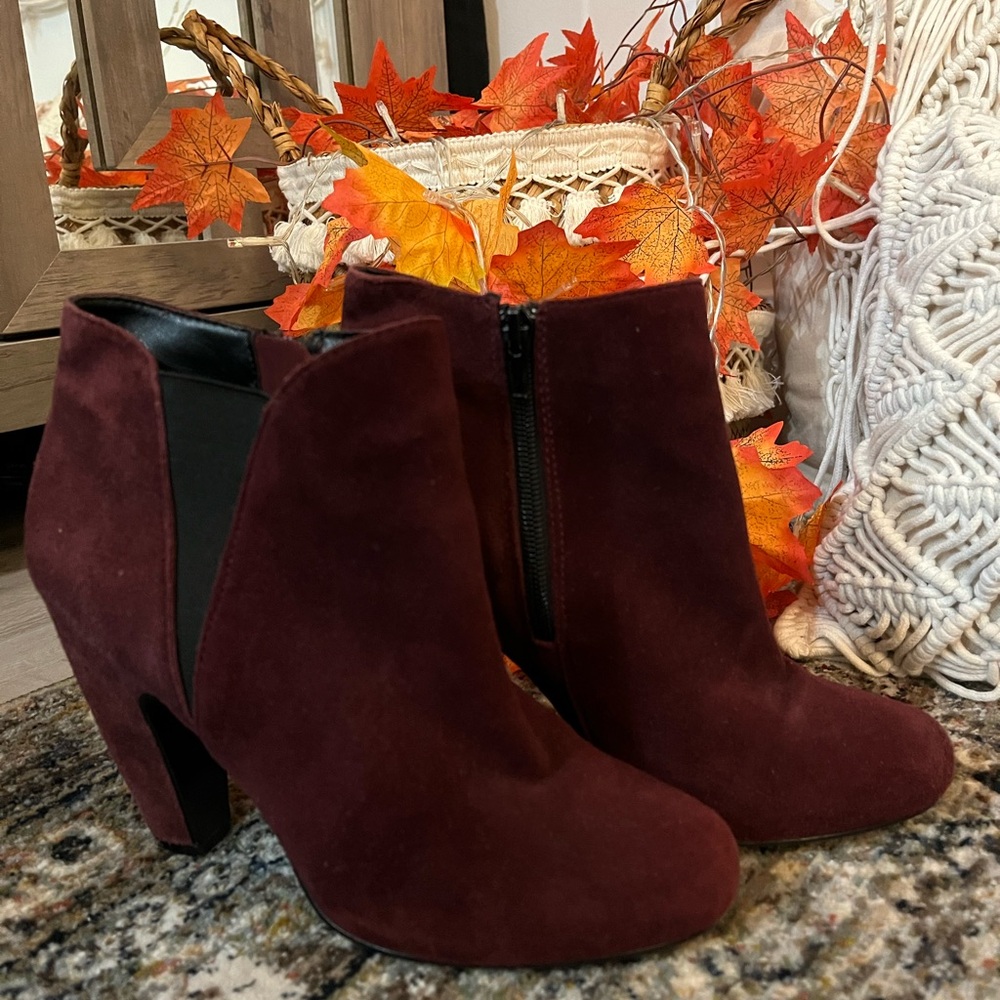 Steve Madden Burgundy Genuine Suede Booties